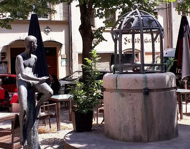 Schulmeisterhaus * Νάουμπουργκ